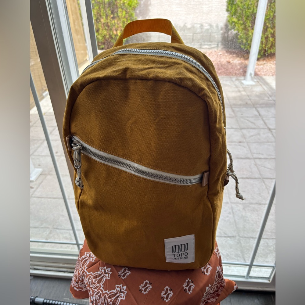 Beautiful Topo Bag pack hard to find like new!!!